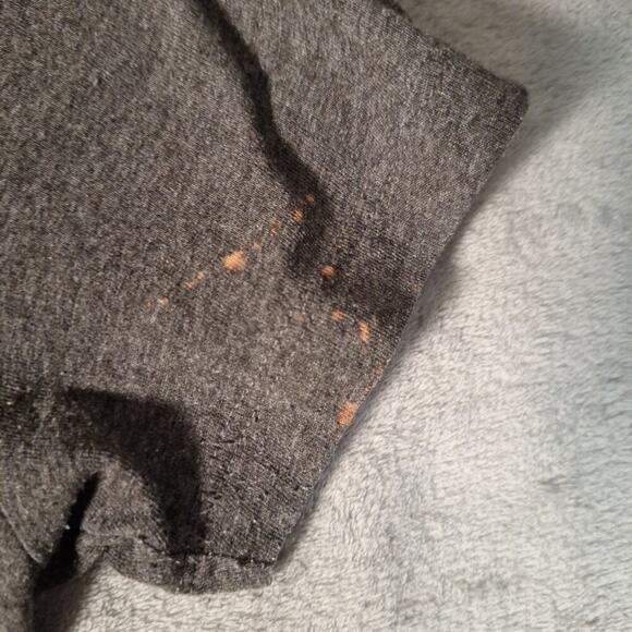 Vintage Old Navy Queen T-Shirt Size XS 90s Short Sleeve Gray Rock Band - Picture 5 of 8